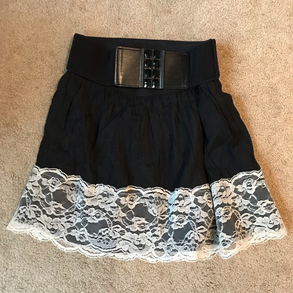 Black skirt with lace